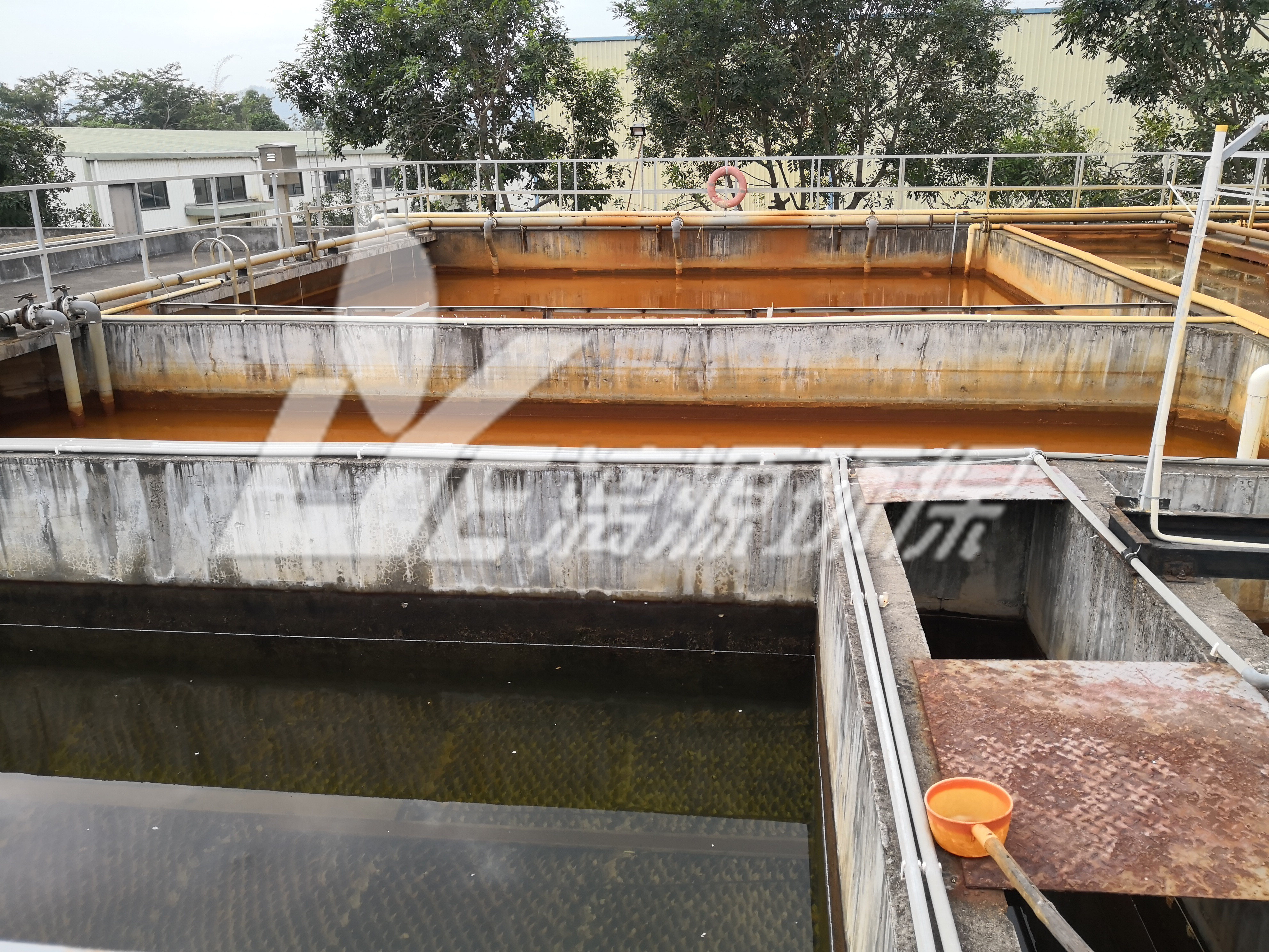 餐廚污水處理中隔油池泡沫產生的原因及消泡方法